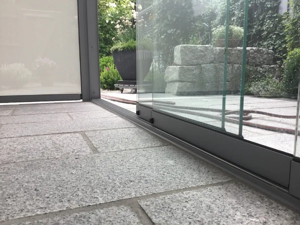 Terrassendach mit Schiebeseitenteilen