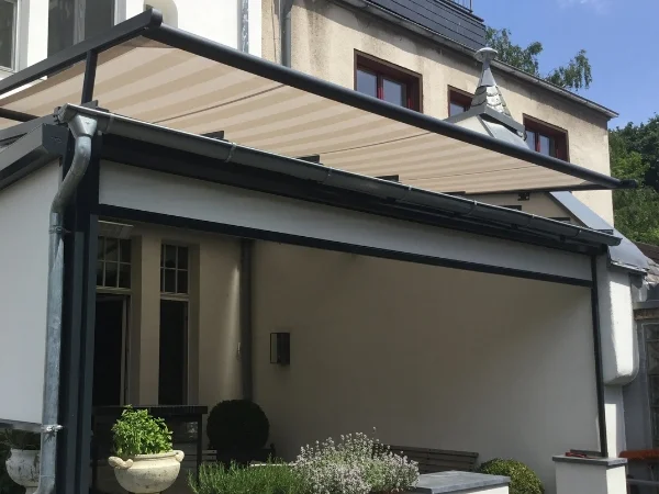 Terrassendach mit Beschattung